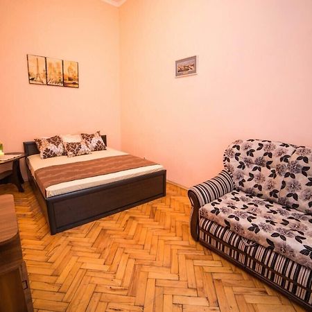 Apartment On Teatralna 7 Lviv Ngoại thất bức ảnh